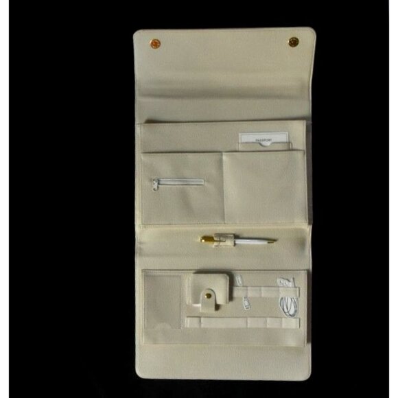 AC Tech Document Holder Portfolio Multiple Pockets Pen From Indigo Books & Music - Picture 2 of 6